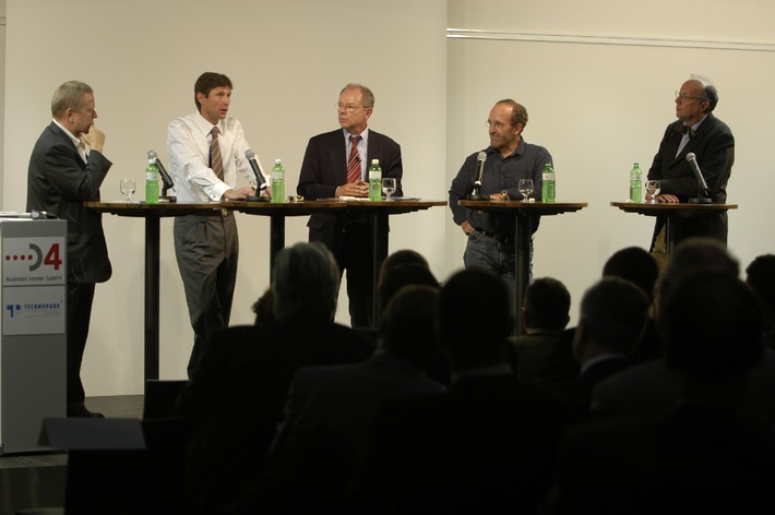 Podiumsdiskussion zur Eröffnung des D4 Business Center Luzern: Unternehmer sein ist eine Haltung