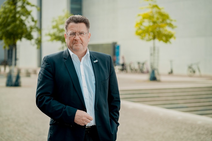 Stephan Brandner: Strafmündigkeit auf 12 Jahre senken