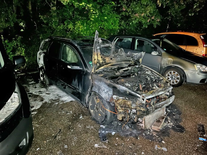 POL-ME: Volvo brannte: Polizei geht von Brandstiftung aus - 2605060