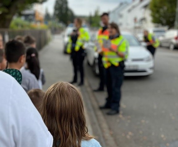 POL-OF: Kontrollaktion der Jugendverkehrsschule im Rahmen &quot;Blitz für Kids&quot; mit der Stadtpolizei Offenbach und der Beethovenschule - Offenbach