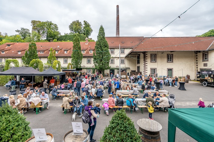 Veranstaltungshinweis: Sommerfest auf dem Gräflichen Landsitz Hardenberg - / Hardenberg Distillery öffnet Tore für Besucher (FOTO)