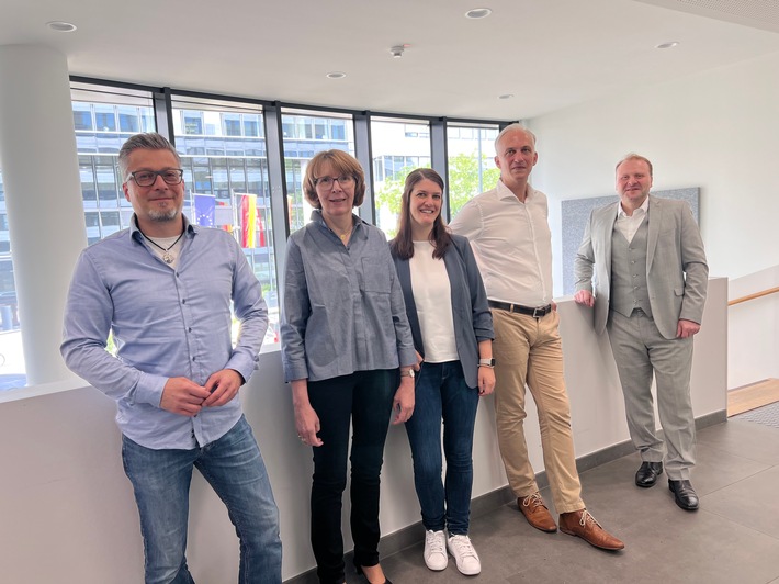 #sicherimDienst: Chancen und Synergien des berufsgruppenübergreifenden Austauschs/ Diskussionsrunde des Präventionsnetzwerk #sicherimDienst beleuchtet lokale Kooperationen zum Gewaltschutz