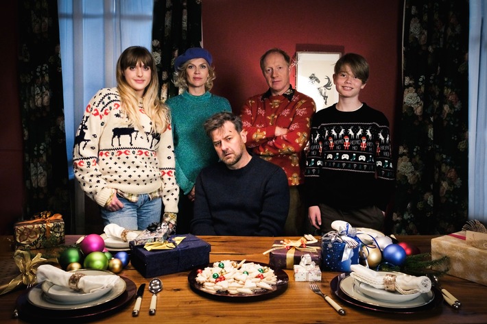 ZDF-Weihnachtskomödie "Alle Nadeln an der Tanne" mit Anna Loos und Marcus Mittermeier 