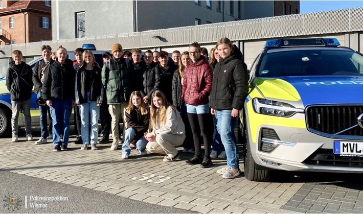 POL-HWI: Gemeinsame Pressemitteilung der Berufsfeuerwehr Wismar und Polizeiinspektion Wismar zum bundesweiten Girls´und Boys`Day