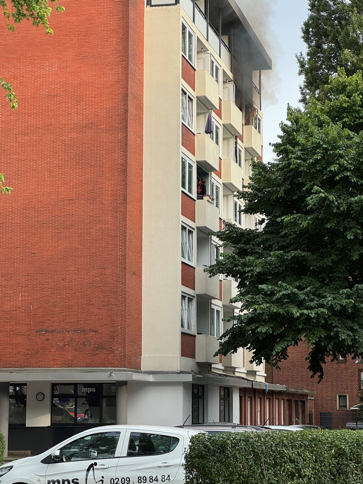 FW-GE: Feuer mit Menschenleben in Gefahr in Bulmke-Hüllen