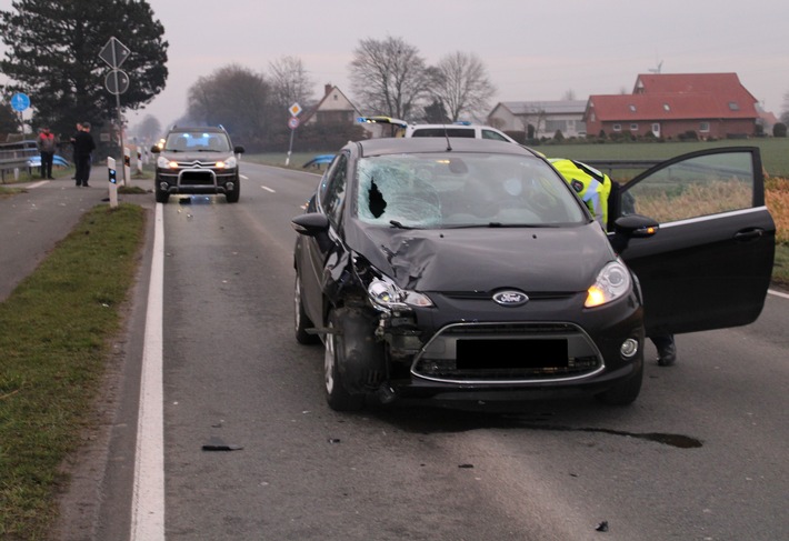 POL-MI: Fußgänger von Auto erfasst: Unbekannter Mann verstirbt nach schwerem Verkehrsunfall