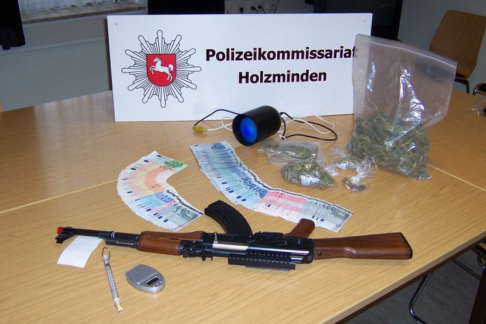 POL-HOL: Erneut Schlag gegen das Drogenmillieu gelungen: Marihuana und Dealgeld sichergestellt - 30-jähriger Beschuldigter mit strengen Auflagen auf freiem Fuß -