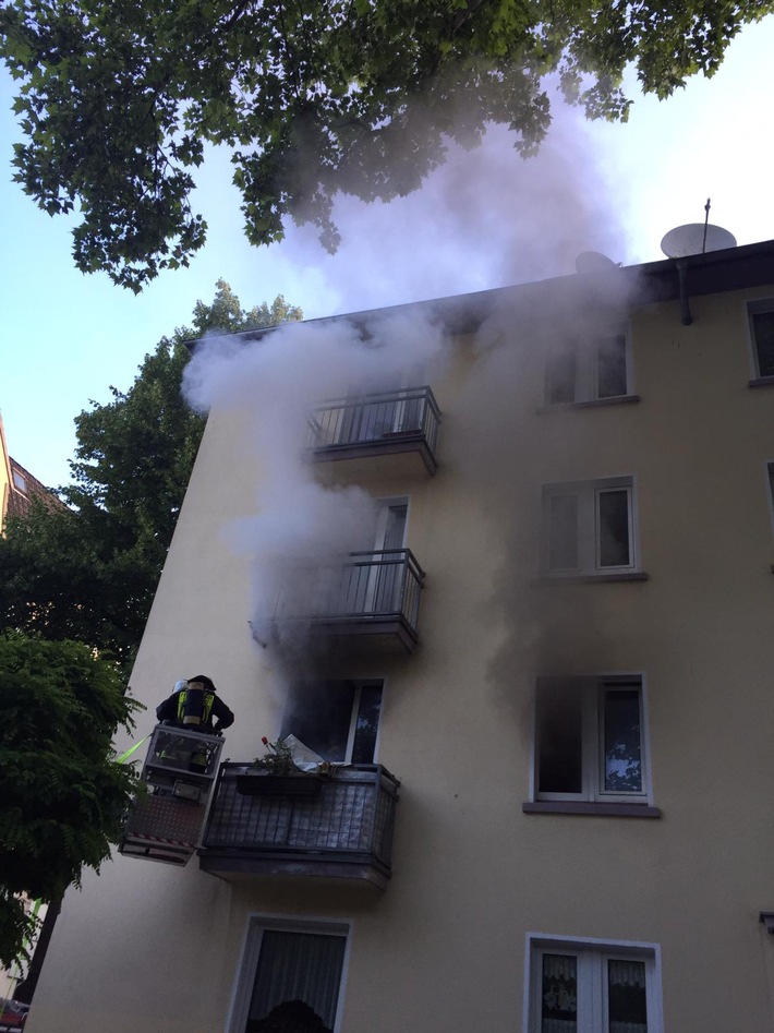 FW-DO: Feuer in der östlichen Innenstadt // Person verstirbt nach Wohnungsbrand