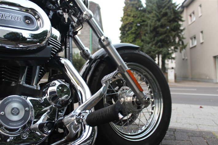 POL-RBK: Wermelskirchen - Harley Davidson-Fahrer verletzt