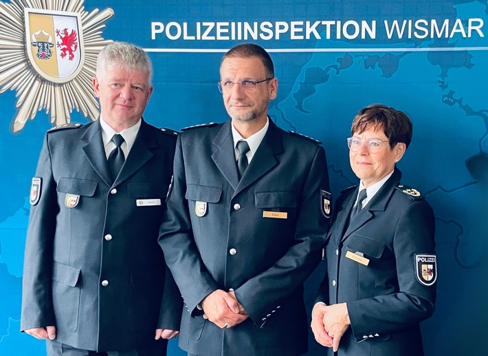 POL-HRO: Offizielle Amtseinführung des Leiters des Autobahn- und Verkehrspolizeireviers Metelsdorf