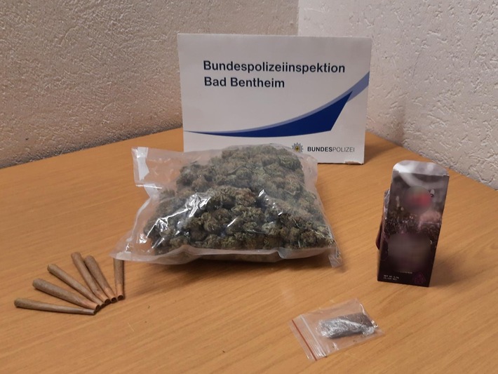 BPOL-BadBentheim: Marihuana im Hosenbund und unter Drogeneinfluss Auto gefahren
