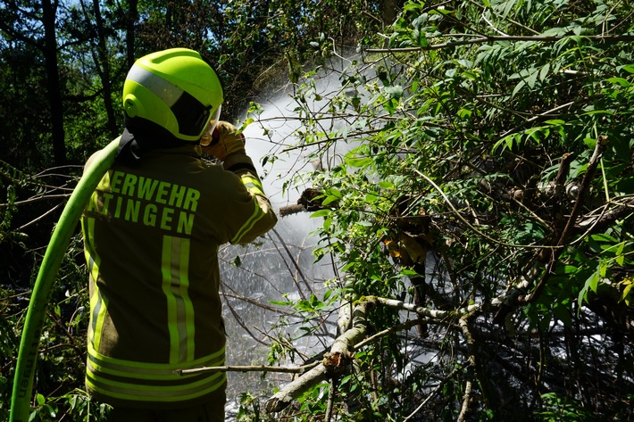 FW Ratingen: Waldbrand in Ratingen Breitscheid