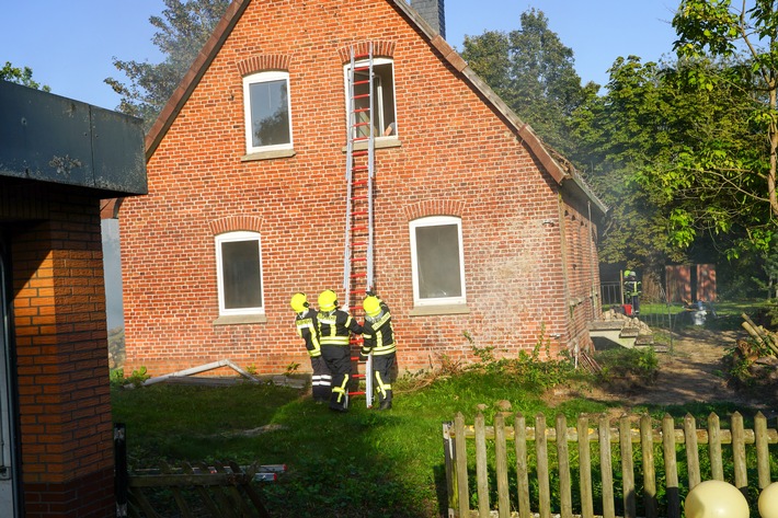 FW Flotwedel: Mehrere Personen bei Brand vermisst - Löschzug Eicklingen probt den Ernstfall