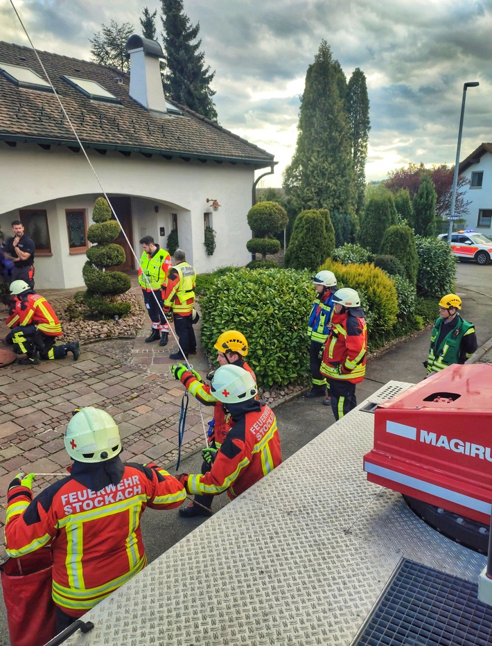 FW Stockach: Person aus Abwasserschacht gerettet