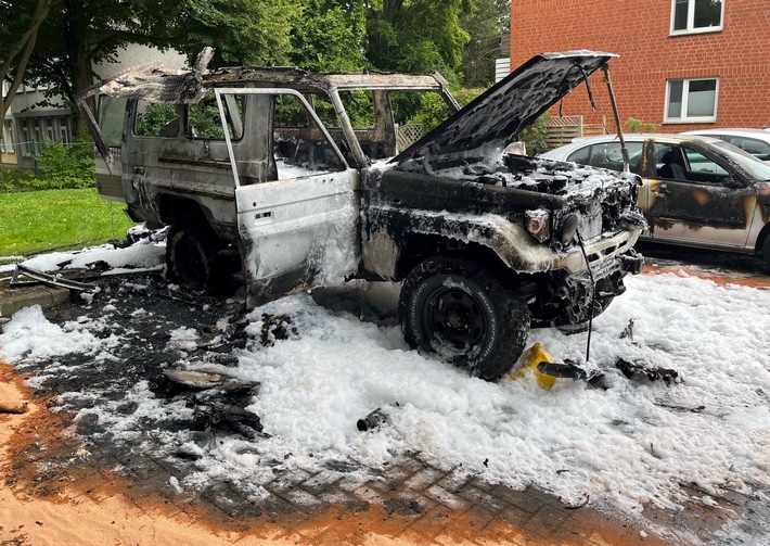 POL-MI: Wohnmobil geht in Flammen auf
