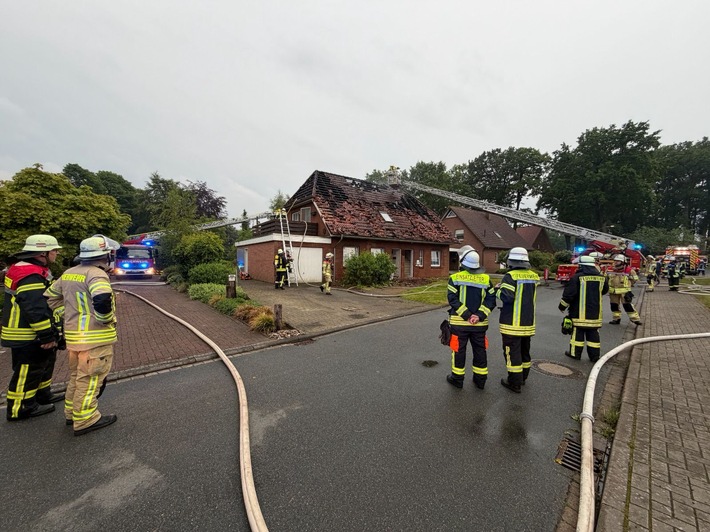 FW-ROW: Dachstuhlbrand in Bevern