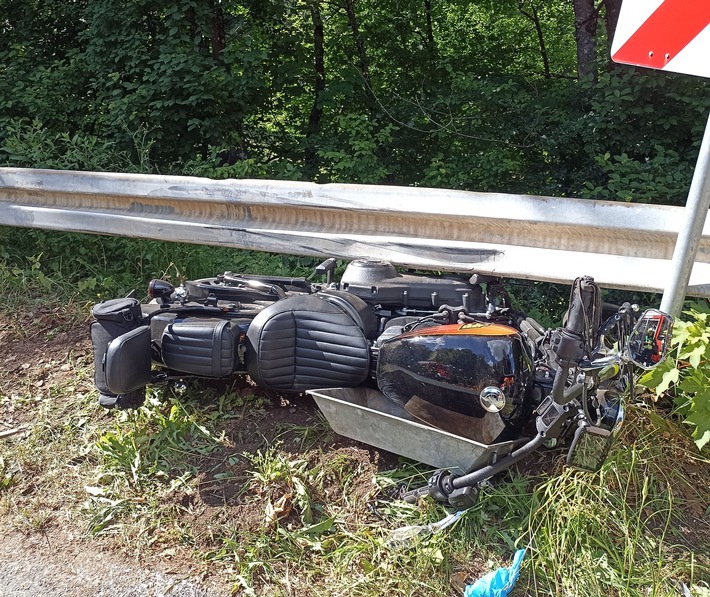 POL-OE: 72-Jähriger bei Motorradunfall verletzt