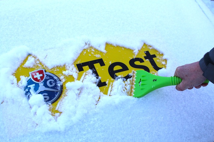 Grand test de grattoirs à glace: bonne visibilité grâce au TCS