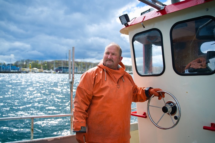 Frischer Fisch an der Ostsee Schleswig-Holstein / Fischer Lüddeke im Video und Podcast