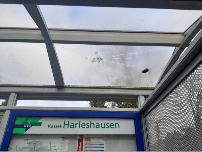 BPOL-KS: Vandalismusschaden am Haltepunkt Harleshausen - Bundespolizei sucht Zeugen