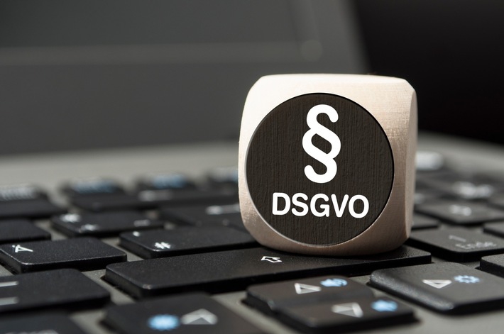 1500 Euro Schadensersatz wegen verspäteter Daten-Auskunft / Arbeitsgericht sieht Verstoß gegen DSGVO