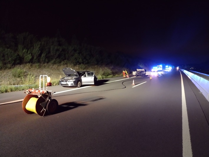 FW-Heiligenhaus: Zwei Verletzte nach Auffahrunfall auf der A 44 (Meldung 26/2021)