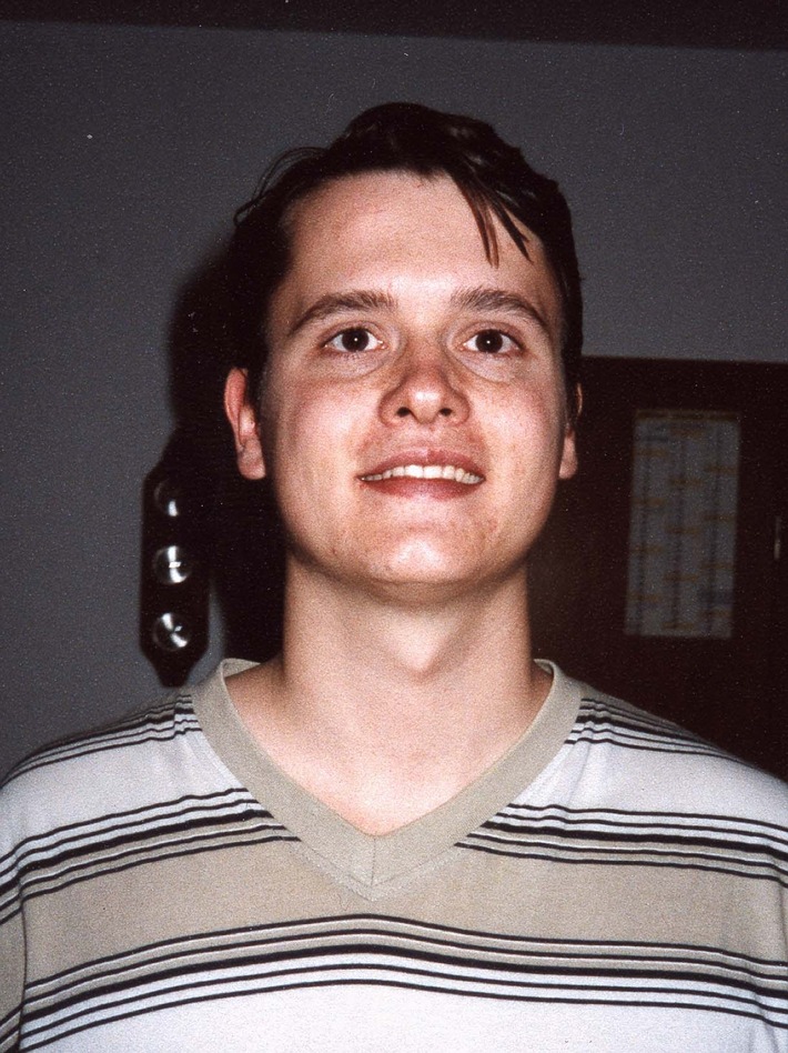 POL-D: 25-jähriger Bochumer vermisst - Foto des Vermissten hängt als Datei 
an