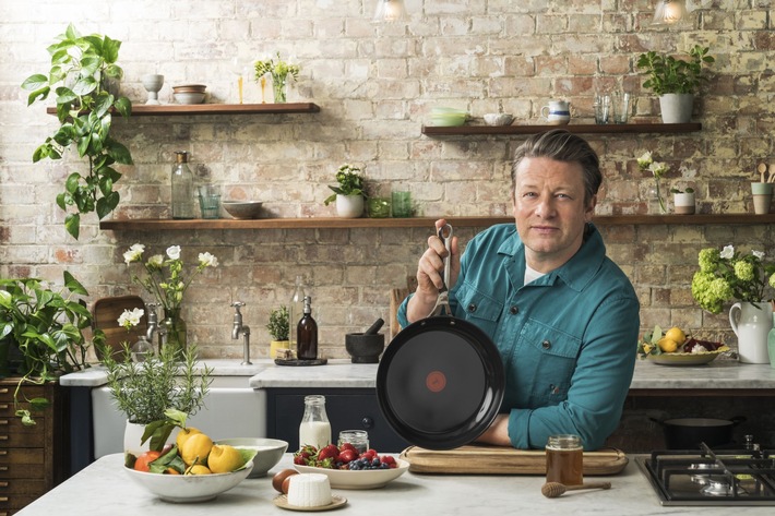 Die neue Jamie Oliver by Tefal Smart Cook Edelstahl-Keramikpfanne setzt neue Standards in der Alltagsküche