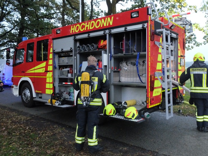 FW-HEI: Werkstattbrand sorgt für längeren Feuerwehreinsatz in Hochdonn