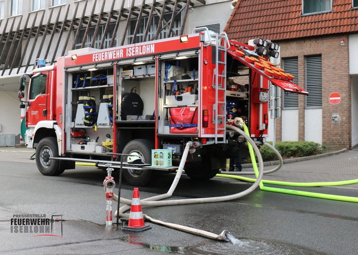 FW-MK: Ausgelöste Brandmeldeanlage durch ausströmendes Kühlmittel