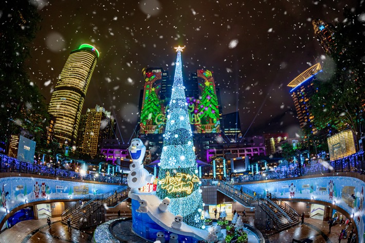 Christmasland Descends in Dazzling Aurora: Disney+ theme Main Light Show Lights Up New Taipei City