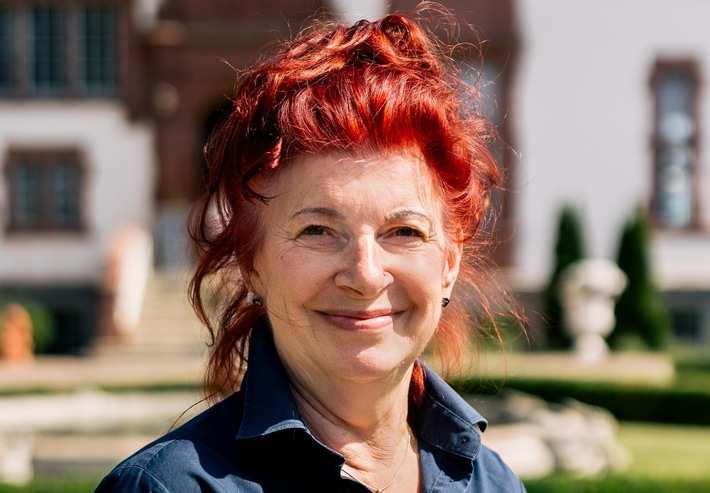 Seehotel Schloss Klink: Vom Stall in die Bar - Simone Lindemann feiert ihr 25. Jubiläum