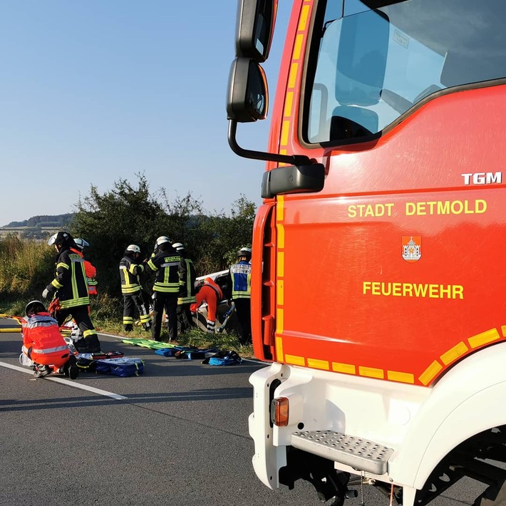 FW-DT: Verkehrsunfall mit eingeklemmter Person