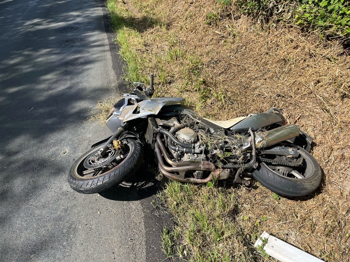 POL-HF: Motorrad kollidiert mit Reh - Bünder überschlägt sich mehrfach