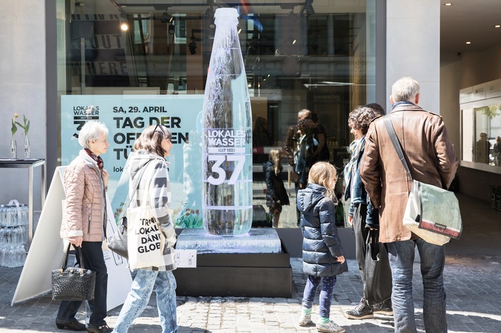 Schmelzendes Symbol gegen den Import von Mineralwasser