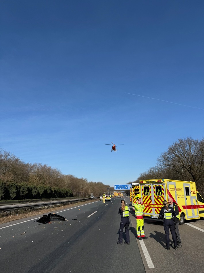 FW Ratingen: Schwere Verkehrsunfall auf der BAB 3