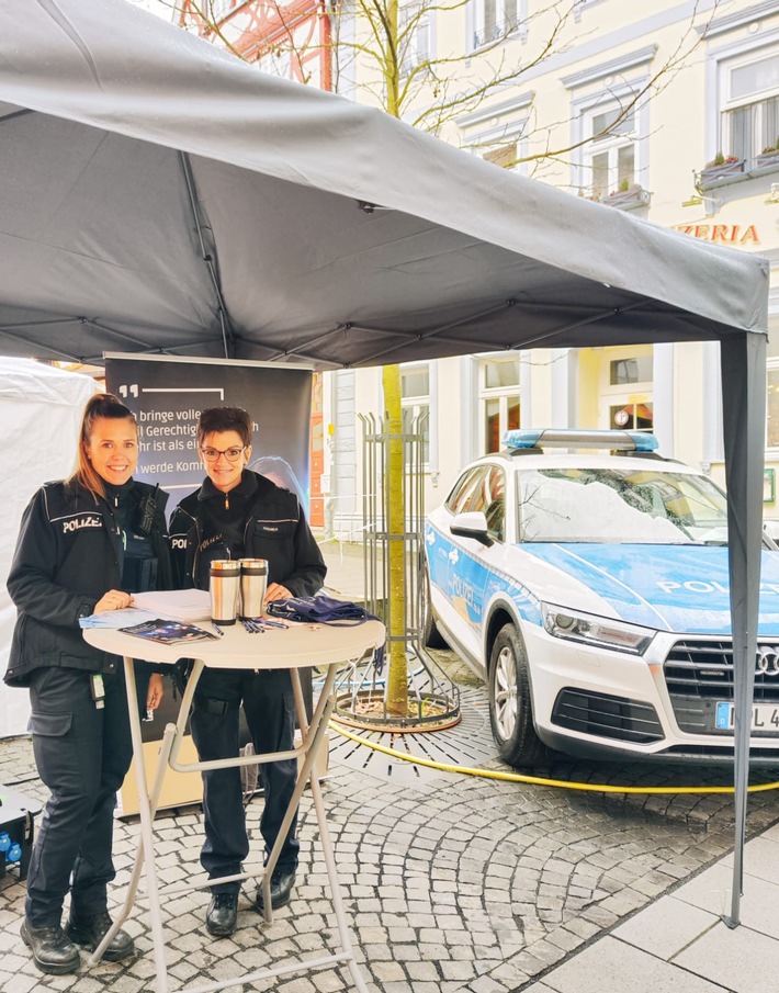 POL-PDMT: Berufsinformationsstand auf dem Früh-im-Jahr-Markt in Hachenburg