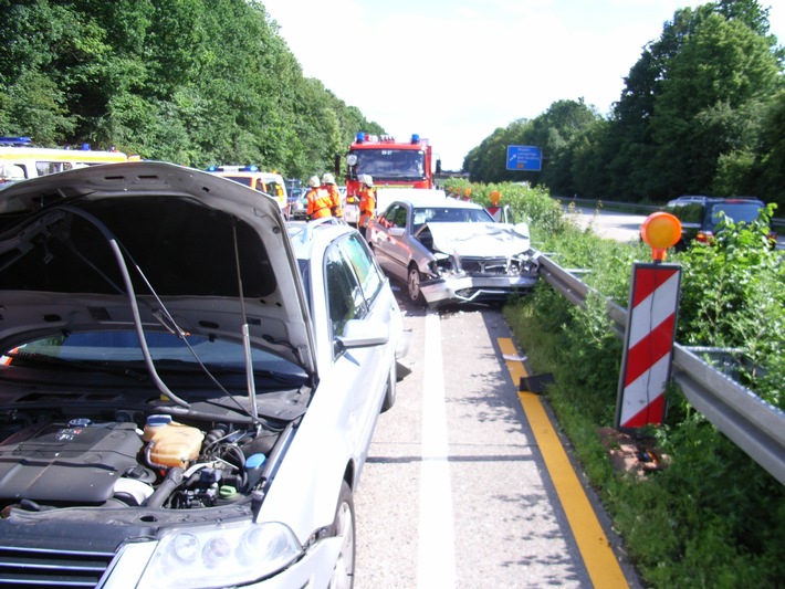 POL-HI: Verkehrsunfall am Stauende - vier Verletzte
