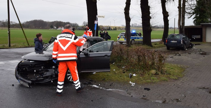 POL-HF: Verkehrsunfall mit Personenschaden - Zwei Verletzte nach Vorfahrtsunfall auf Frieweg