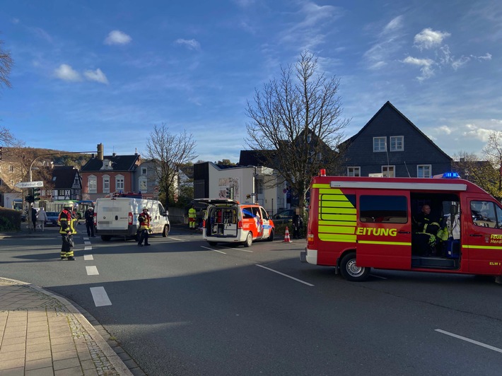 FW-EN: Angeblicher Kaminbrand und angefahrene Person in der Innenstadt