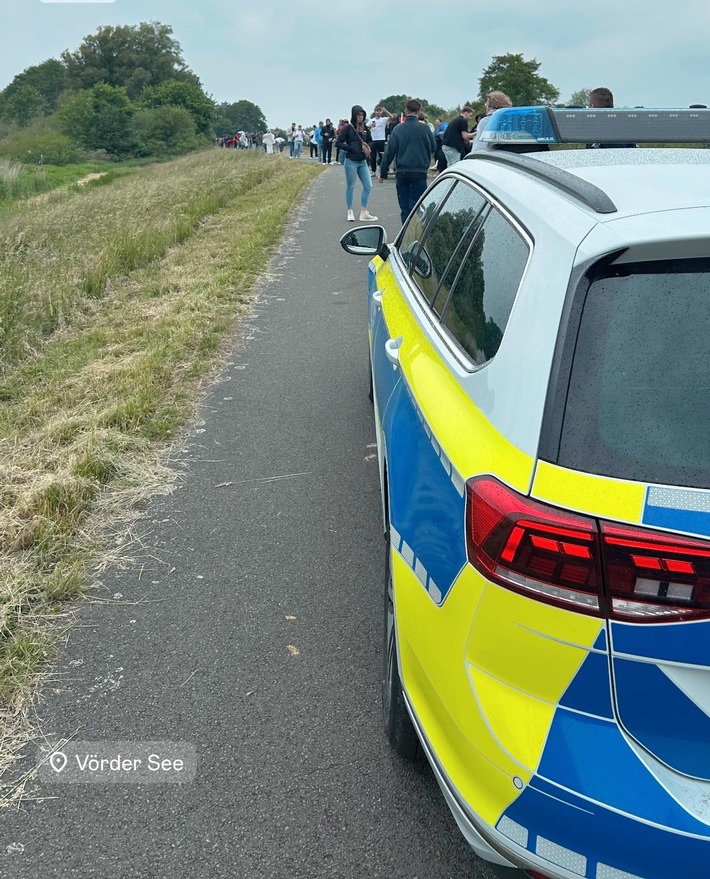 POL-ROW: ++ Himmelfahrt in Bremervörde und Rotenburg ++ Mann geht auf Gleisanlage und schlägt 75-Jährigen ++