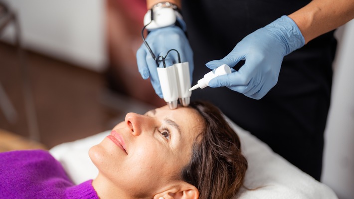 FUTURACONTOUR®: Qualität, Sicherheit und zertifizierte Schulungen für professionelle Kosmetikstudios