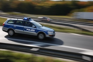 POL-REK: Festnahme im gestohlenen LKW - Brühl/Königsforst-West