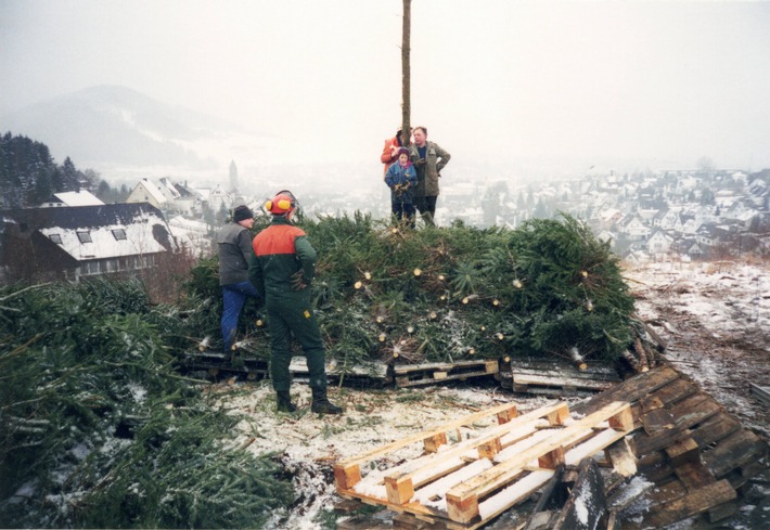 FF Olsberg: Osterfeuer des Löschzuges Bigge - Olsberg