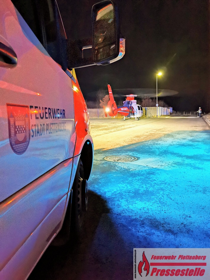 FW-PL: OT-Köbbinghauser Hammer. Rettungshubschrauber fliegt Schwerverletzten nach Betriebsunfall in Unfallklinik.