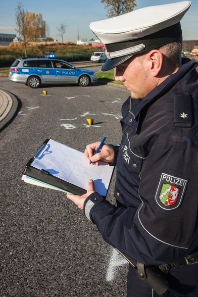 POL-REK: Taxifahrer nach Verkehrsunfall geflüchtet - Kerpen
