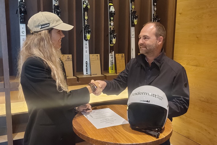 Andermatt Swiss Alps Gruppe wird Helmsponsorin von Aline Danioth