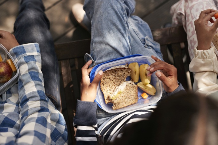 10 Millionen Euro Sonderförderung: Engagement Global finanziert Projekte privater Träger für Mutter-Kind-Gesundheit und Schulernährung