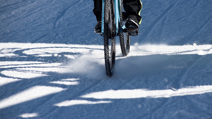 Mit dem Fahrrad durch den Winter / Spezielle Winterreifen für Fahrräder versprechen mehr Sicherheit