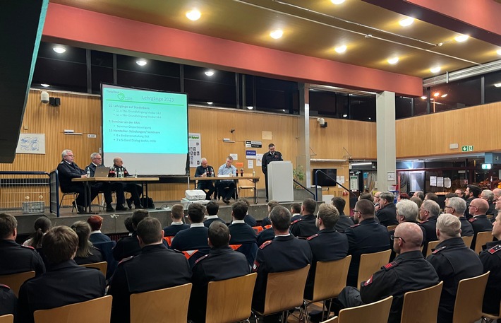 FW Tönisvorst: Generalversammlung der Freiwilligen Feuerwehr Tönisvorst - 331 Einsätzen im Jahr 2023